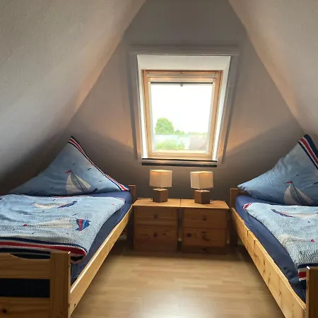 Ostseestrandlaeufer 2 *